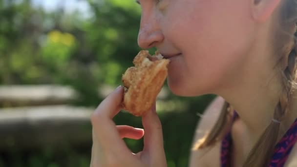 Tired Young Caucasian Woman Sitting Rock Prepared Eat Sandwich Nature — Stock Video