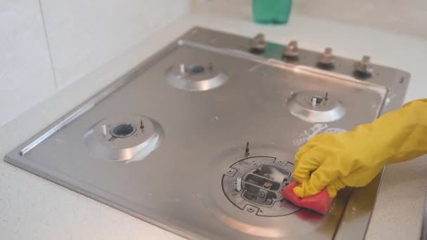 Piec Gazowy Mycia Rąk Gąbką Koncepcja Sprzątania Domu Wysokiej Jakości — Wideo stockowe