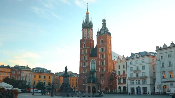 Bazylika Marii Rynku Głównym Krakowie Podczas Wschodu Słońca Wysokiej Jakości — Wideo stockowe