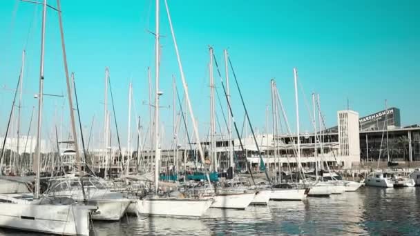 Schöne Sommerlandschaft Der Marina Port Vell Barcelona Viele Boote Hafen — Stockvideo