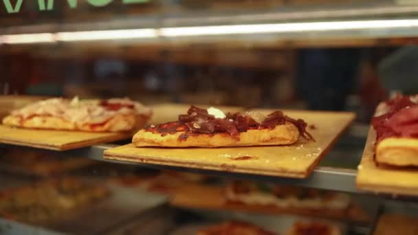 Pizza Italiana Focaccia Mostrador Panadería Bérgamo Italia Imágenes Fullhd Alta — Vídeos de Stock