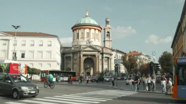 Bergamo, İtalya 14.10.2023: Santa Maria Delle Grazie Kilisesi. Şehrin tarihi kısmı.. 