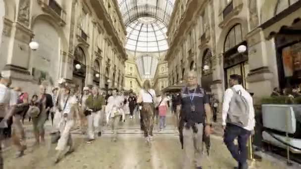 意大利米兰 2023年10月 意大利多摩广场旁边的维托里奥 埃马努埃莱2画廊 大家好建筑 高质量的4K镜头 — 图库视频影像