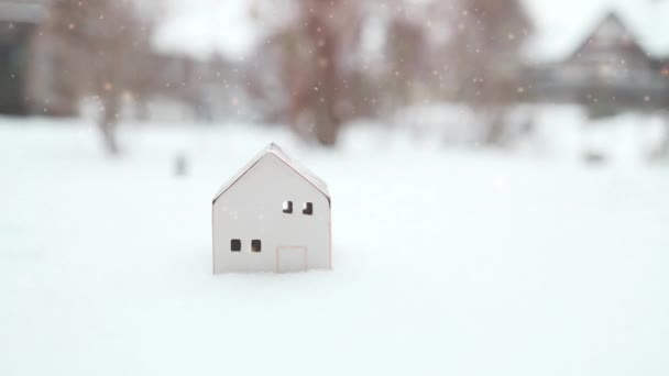 Natal Casa Modelo Branco Livre Sua Neve Sistema Aquecimento Inverno — Vídeo de Stock