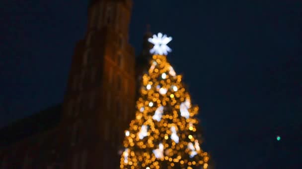 Elegante Illuminazione Oro Natale Albero Natale Cracovia Polonia Piazza Principale — Video Stock