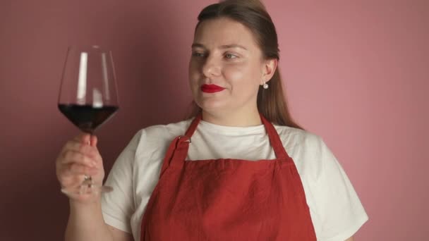 Mulher Linda Luxo Bebendo Vinho Tinto Evento Degustação Vinhos Beber — Vídeo de Stock