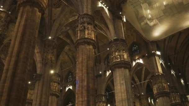 Milán Italia Octubre 2023 Gente Visita Techo Catedral Milán Duomo — Vídeo de stock