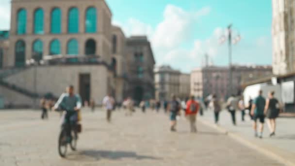 Menschen Drängen Sich Auf Dem Ausstellungsgelände Einer Belebten Straße Mailand — Stockvideo
