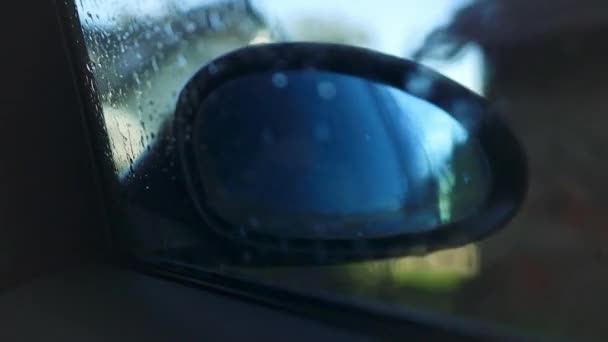 Tájkép Egy Autó Oldalsó Tükrében Menti Vidéken Tükröződik Napos Őszi — Stock videók