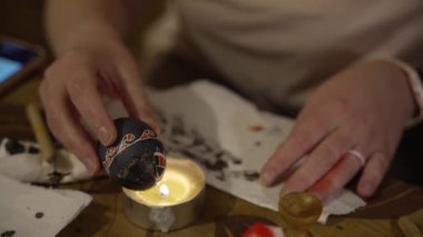 Geleneksel Ukrayna boyalı Paskalya yumurtası pysanka