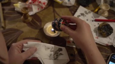 Geleneksel Ukrayna boyalı Paskalya yumurtası pysanka