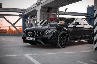 Mercedes-Benz S63 Coupe  AMG 