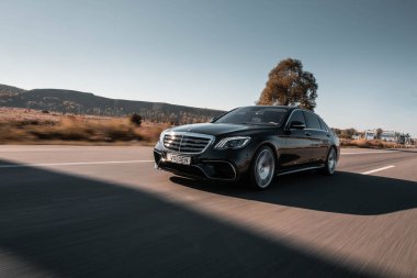 Kyiv, Ukrayna - 15.11.2022: Mercedes-Benz S63 AMG 