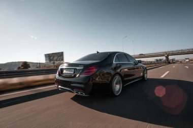 Kyiv, Ukrayna - 15.11.2022: Mercedes-Benz S63 AMG 