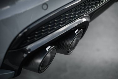 Kyiv, Ukrayna - 15.11.2022: Audi SQ7 ABT