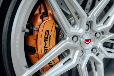 Kyiv, Ukrayna - 15.11.2022: Mercedes-Benz S63 Coupe AMG Brabus 700