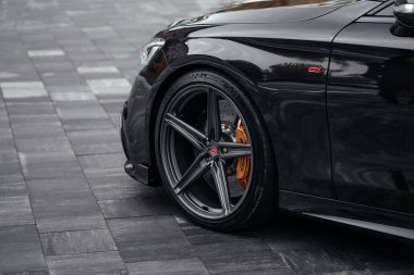 Kyiv, Ukrayna - 15.11.2022: Mercedes-Benz S63 Coupe AMG Brabus 700