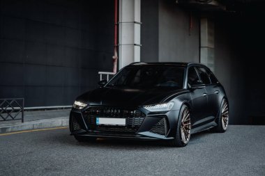 Kyiv, Ukrayna - 15.11.2022: Audi RS6