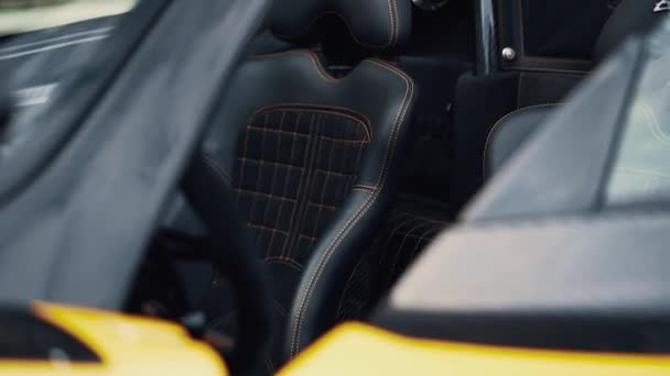Pagani Zonda Cinque Coupe Roadster — Stockvideo