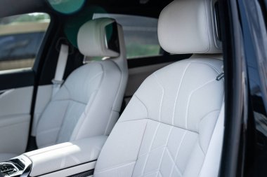 BMW 7 Serisi Alman Araba Konforu