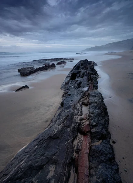 Skalnatá Pláž Moře Severního Moře Dopoledních Hodinách — Stock fotografie