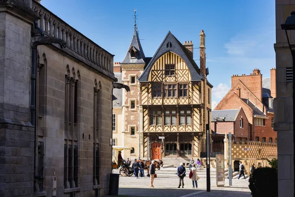 Amiens France September 2022 Historic Buildings Old Town Unidentified People — Stock Photo, Image