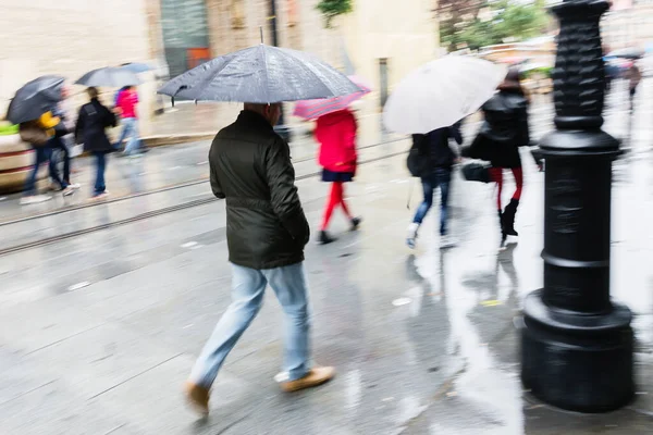Picture Camera Made Motion Blur Effect People Move City Rainy — Stock Photo, Image