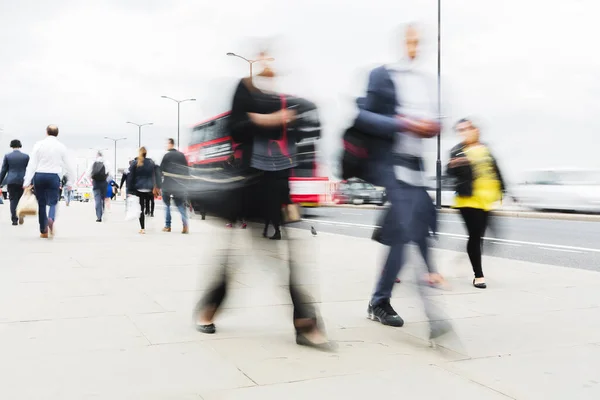Long Exposure Image Motion Blur Effect Crowd People Walking Sidewalk — Stockfoto