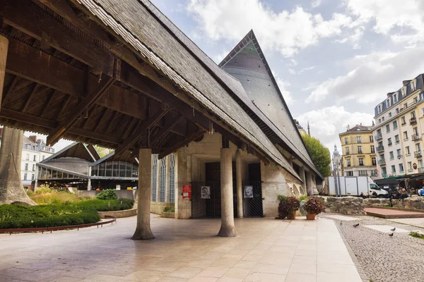 ルーアン フランス 2022年10月1日 ルーアンのアークの聖ジョアン現代教会 アルレチェによって設計され 1979年に古代市場広場の中心に完成しました — ストック写真