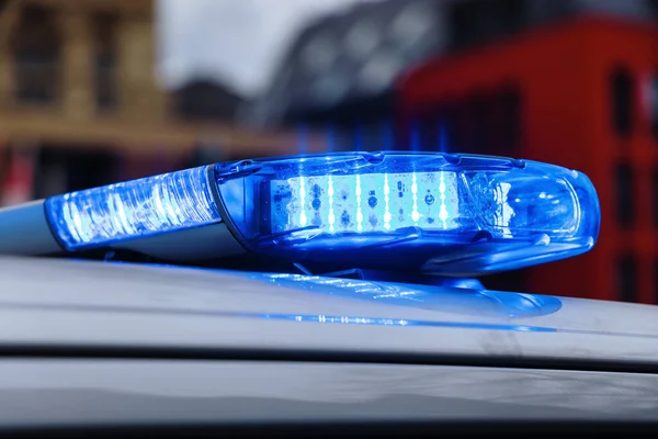 Foto Van Een Verlicht Blauw Licht Een Duitse Polic Auto — Stockfoto