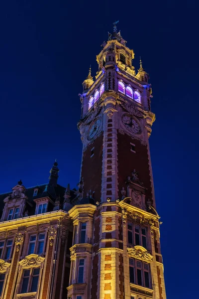 法国里尔商会钟楼的图片 在晚上 — 图库照片