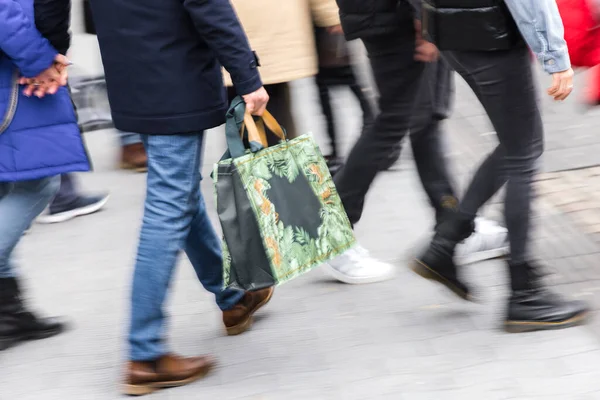 Immagine Con Movimento Sfocato Una Folla Shopping Persone Che Camminano — Foto Stock