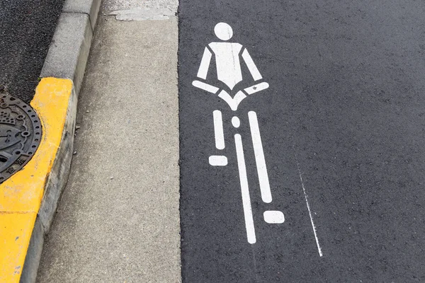 Знак Велогонщика Асфальте Городской Дороги — стоковое фото