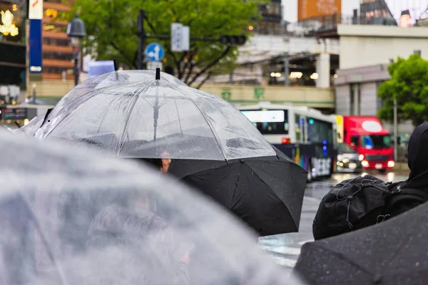 Bild Personer Med Paraplyer Vid Shibuyakorsningen Tokyo Japan — Stockfoto