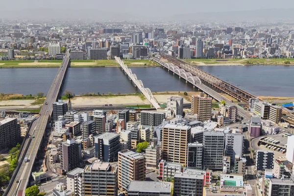 大阪の空の景色を望む写真淀川に架かる橋 — ストック写真