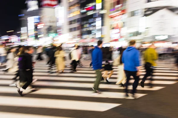 Picture Camera Made Motion Blur Effect Crowds People Crossing City — Stock Photo, Image