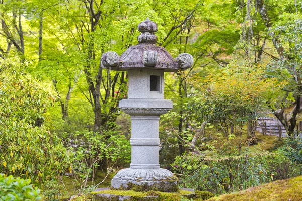 Imagem Uma Lanterna Pedra Tradicional Parque Japonês — Fotografia de Stock