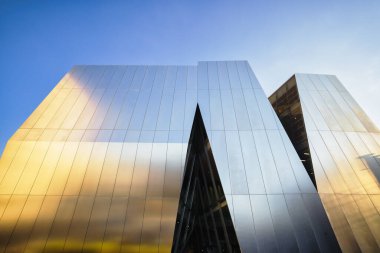 Tokyo, Japonya - Nisan 04, 2023: Sumida, Tokyo 'daki Sumida Hokusai Müzesi' nin modern mimarisi. Müze, ressam Katsushika Hokusai 'ye adanmıştır - 1760 - 1849