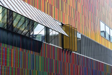 Münih, Almanya - 5 Nisan 2023: Kunstareal 'deki Brandhorst Müzesi' nin modern mimarisi. Sergide Henkel Trust Udo ve Anette Brandhorst 'un varislerinin modern sanat eserleri sergileniyor.