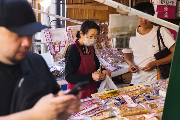 Tokio Japón Abril 2023 Compre Pescado Seco Mercado Pescado Tsukiji Fotos De Stock Sin Royalties Gratis