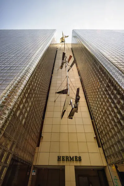 日本东京 2023年4月12日 爱马森 爱马仕东京 卓市银座 它由Renzo Piano设计 建于1998年至2001年 免版税图库图片