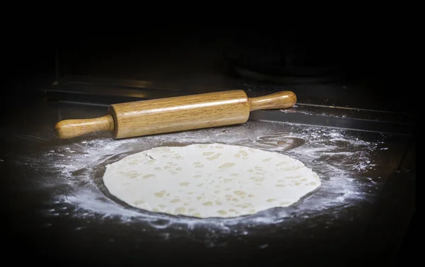 Pizza Dougt Roller Table Powder Wood Roller Dark Room Cooking — Stock Photo, Image