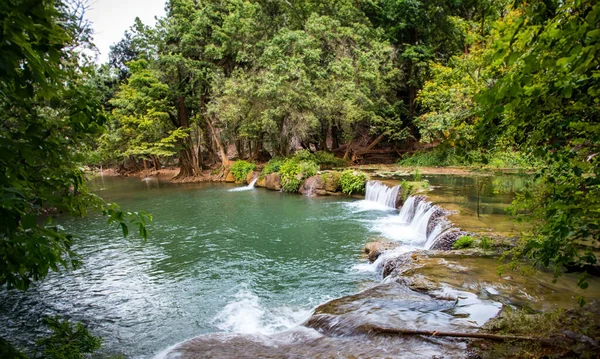 Cachoeira Paisagem Florestal Dia Verão — Fotografia de Stock