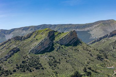 güzel dağ manzaraları ve Malaga bölgesinde muhteşem yeşillikler