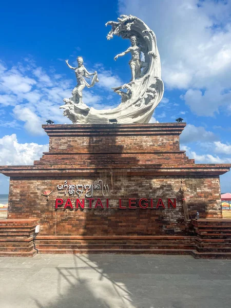 stock image The new brick surfing statue under the gates at Legian Beach at the end of Melasti Street