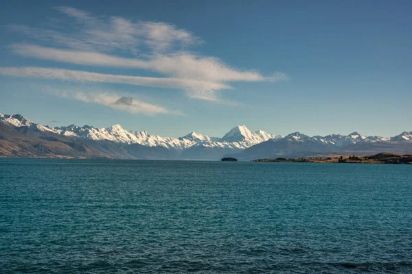 Cook Och Södra Alperna Täckta Snö Bortre Änden Sjön Pukaki — Stockfoto