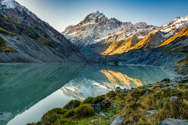 Lago Alpino Glacial Vale Hooker Sentado Base Dos Picos Mais — Fotografia de Stock