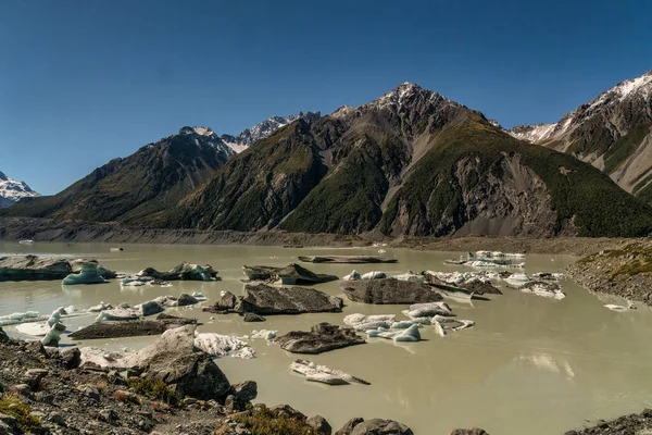 Tasmanovo Jezero Ledovci Plovoucími Alpském Ledovcovém Jezeře Národním Parku Aoraki — Stock fotografie