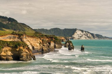 Tongaporutu sahilindeki inanılmaz kaya oluşumları.