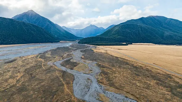 stock image Waimakariri river flowing through Hawdon Valley